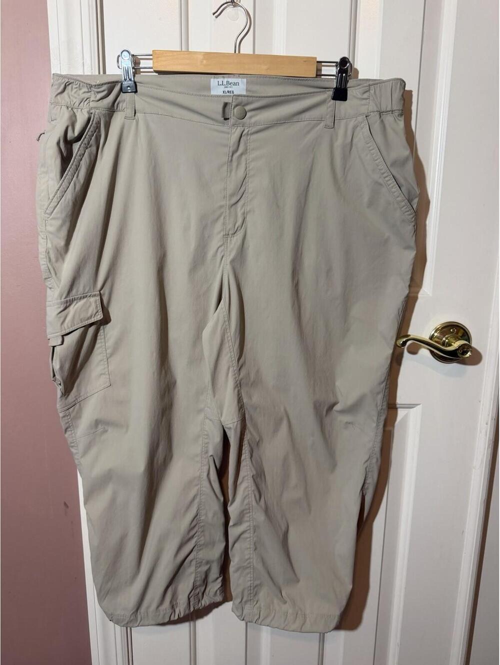LL Bean Womens Nylon Cargo Hiking Capri Pants XL Regular Khaki Tan Zip Pockets